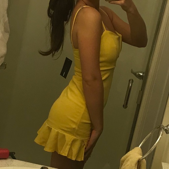 Yellow dress - Picture 6 of 6